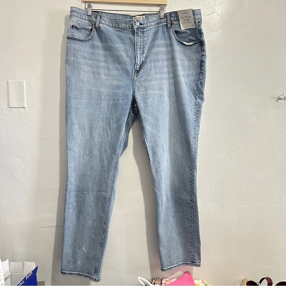NWT Abercrombie & Fitch Slim Straight Jeans